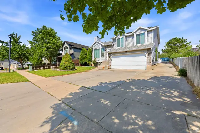 5697 S Esprit Dr, Kearns, UT 84118 - #3