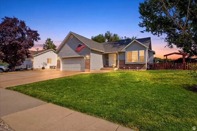 3334 W 4725 S, Roy, UT 84067 - #1