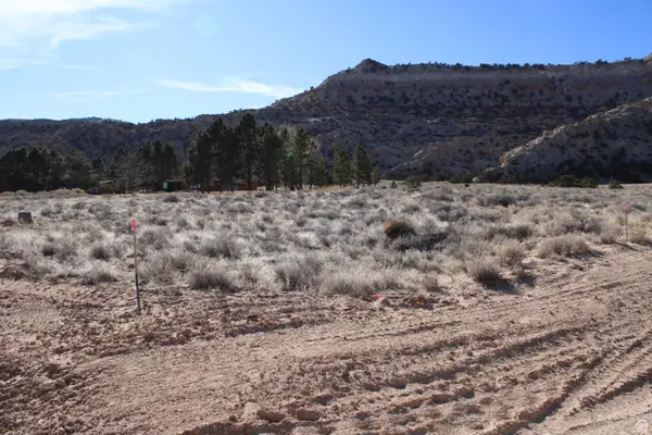 140 E Teasdale Rd #5A, Teasdale, UT 84773