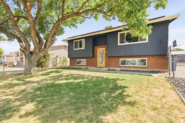 2042 N 630 W, Clinton, UT 84015