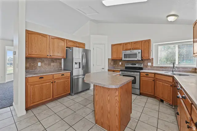 309 E 1525 N, Layton, UT 84041 - #2
