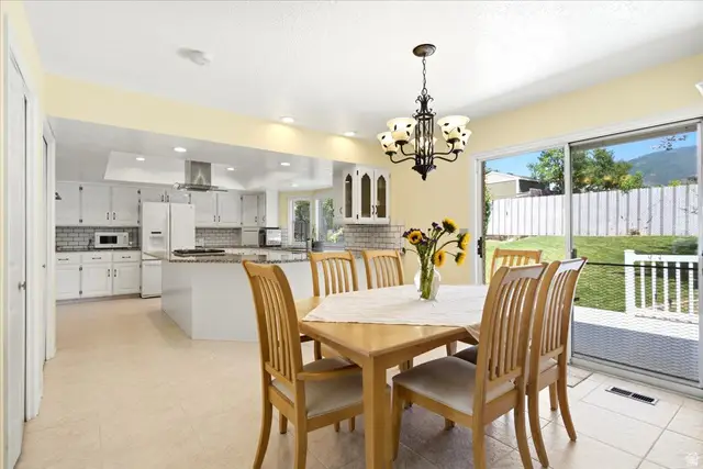 1388 N Hillsboro Dr, Layton, UT 84040 - #1