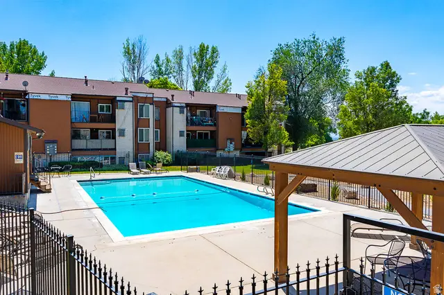 2404 S Elizabeth St E #3, Salt Lake City, UT 84106 - #1