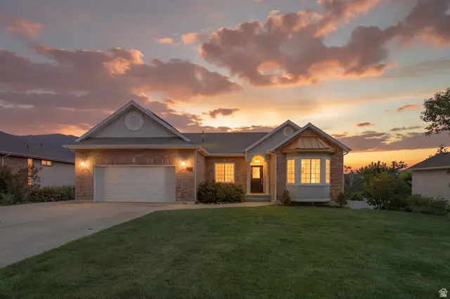 869 E 3350 N, North Ogden, UT 84414 - #1