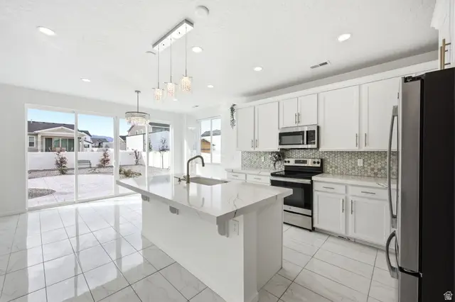 431 W Palomino Way, Stansbury Park, UT 84074 - #3