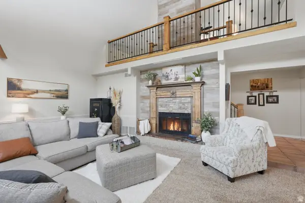 593 N Flint St, Kaysville, UT 84037
