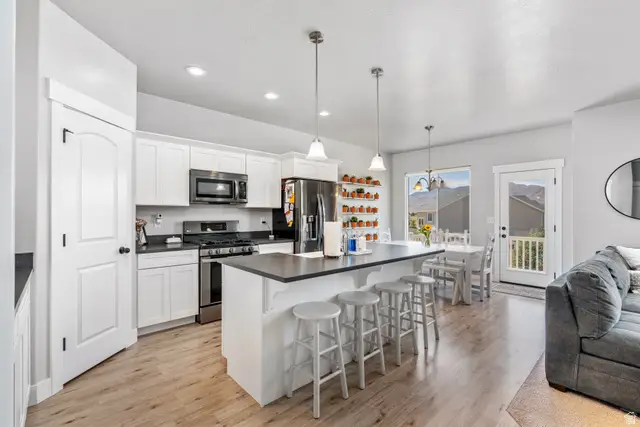 1721 W Newcastle Ln S, Saratoga Springs, UT 84045 - #2