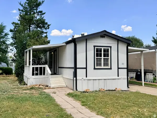 820 W Big Mountain Dr, Taylorsville, UT 84123