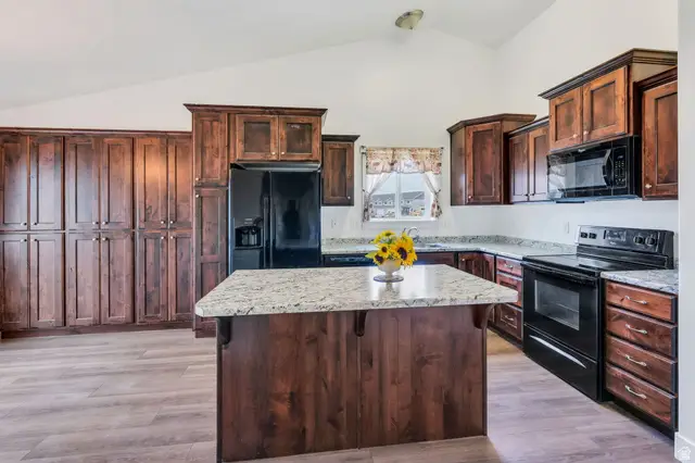 109 W 930 N, Santaquin, UT 84655 - #3