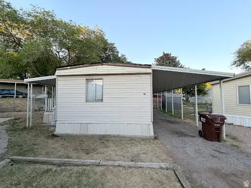 27 N Engstrom Way W #227, Layton, UT 84040