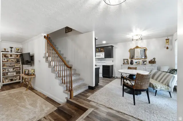 266 W Meadow Ln, Centerville, UT 84014 - #3