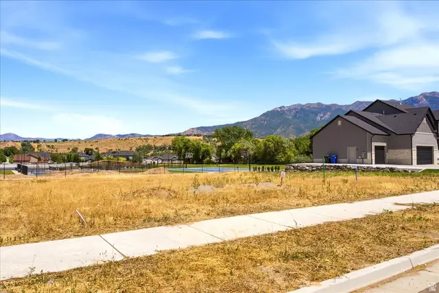 532 E Iris Ln #104, South Weber, UT 84405 - #3