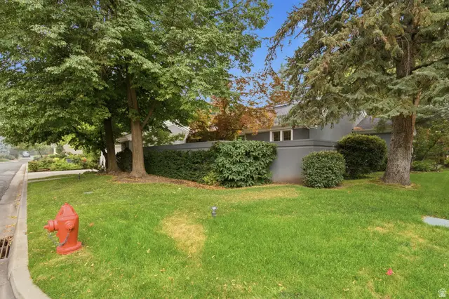 6184 S Tall Oak Ln E, Salt Lake City, UT 84121 - #2
