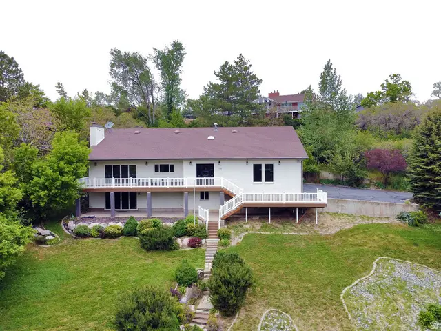 198 Oakwood Dr, Layton, UT 84040 - #2