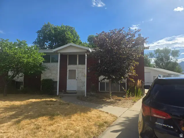 247 E Nicoletti Dr, Midvale, UT 84047 - #2