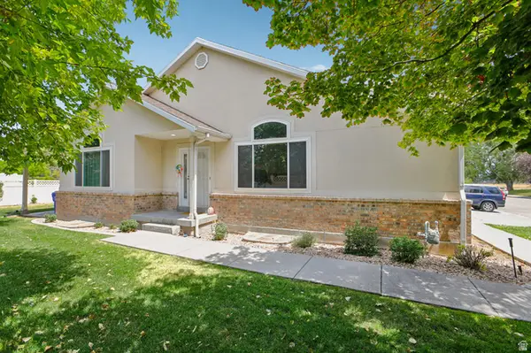 233 E Country Haven Ln S, Grantsville, UT 84029