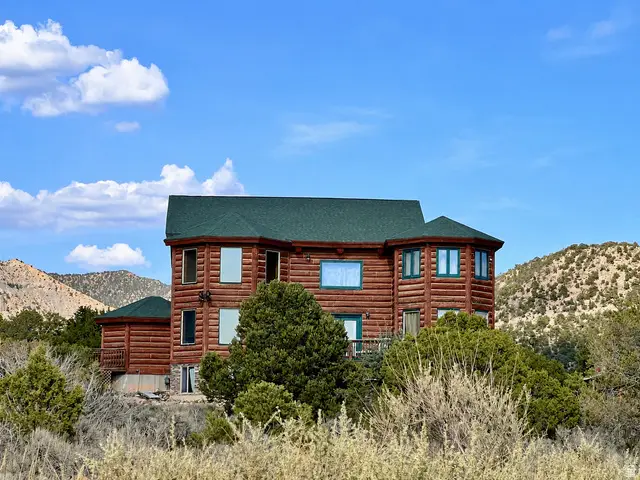 5390 N Eagle Dr, Kenilworth, UT 84529 - #3