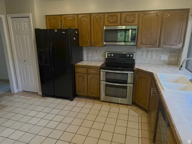 2037 S Mapleview Dr E, Bountiful, UT 84010 - #3