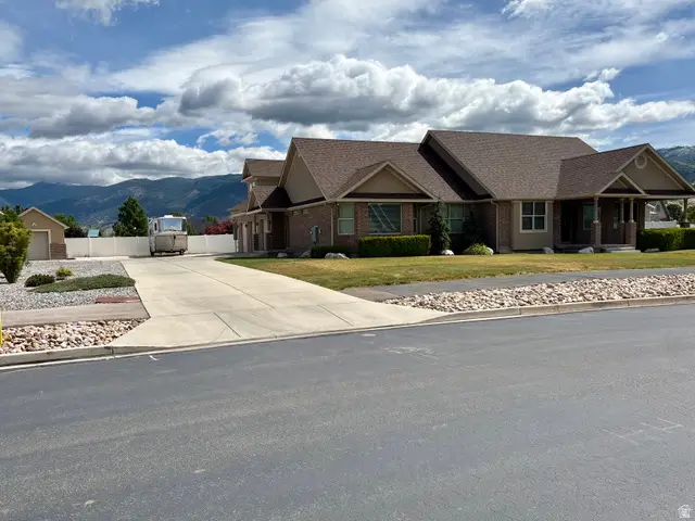 756 N Jessis Meadow Dr W, West Bountiful, UT 84087 - #2