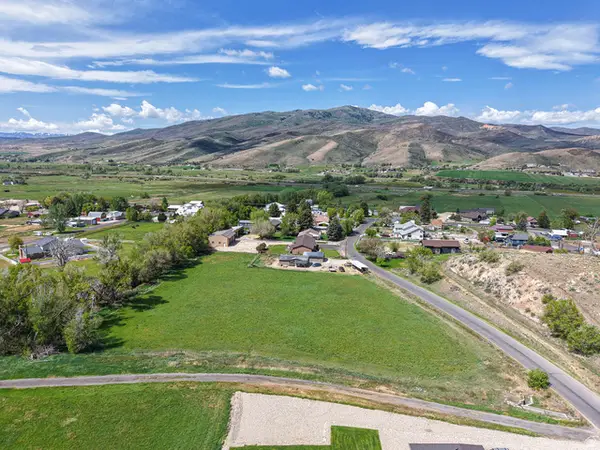 94 E Spring Canyon Rd, Hoytsville, UT 84017
