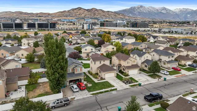1898 W Pointe Meadow Loop, Lehi, UT 84048 - #2