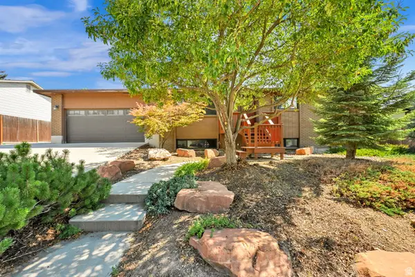 2532 E Cliff Swallow Dr, Sandy, UT 84093