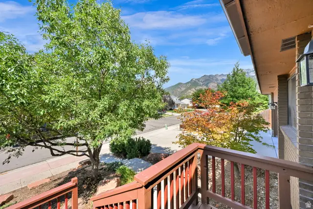 2532 E Cliff Swallow Dr, Sandy, UT 84093 - #2