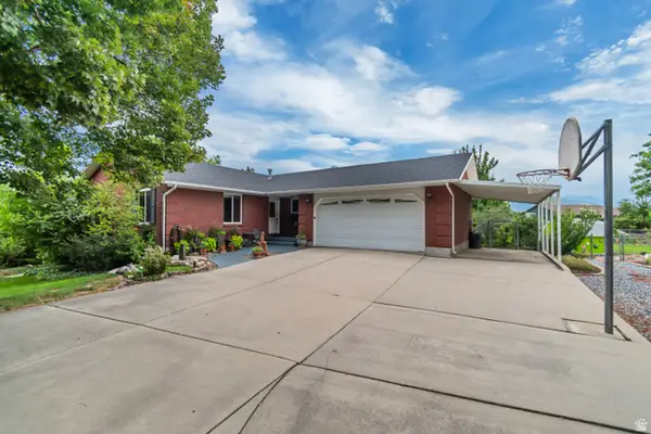 9801 S Amberwood Cir, South Jordan, UT 84095