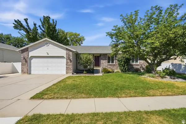 38 W Clay Dr, Murray, UT 84107