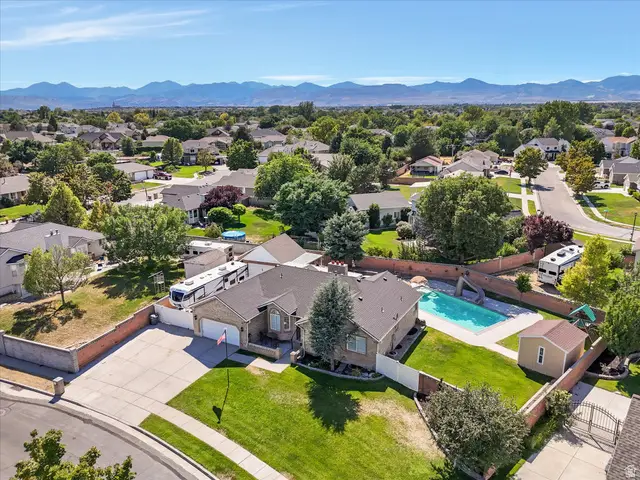 9886 S Presidential Dr, South Jordan, UT 84095 - #2