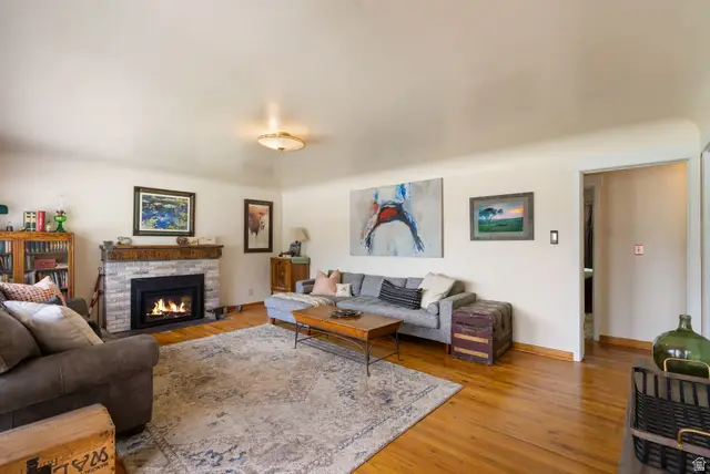 615 E Maple St, Mapleton, UT 84664 - #3