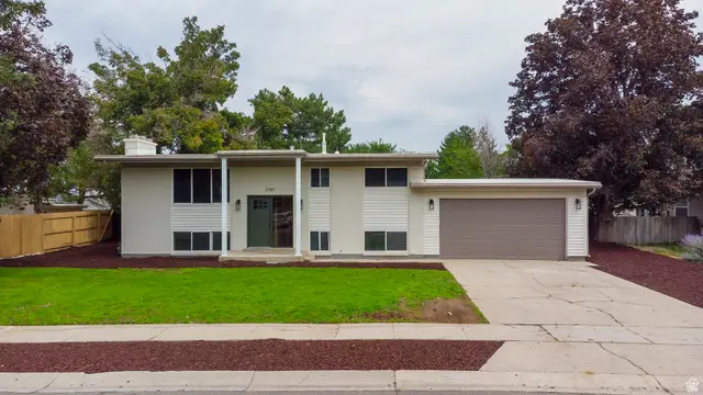 2085 E Castle Hill Ave, Cottonwood Heights, UT 84121 - #1