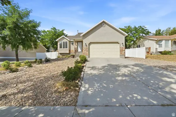 5782 S Stone Flower Way W, Salt Lake City, UT 84118