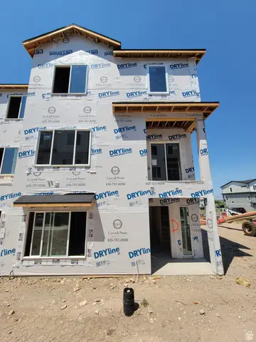 668 E 730 N, Hyrum, UT 84319