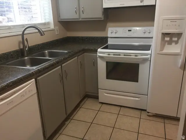 8108 S Cottonwood Hills Cir #7 Cir E, Sandy, UT 84094 - #3