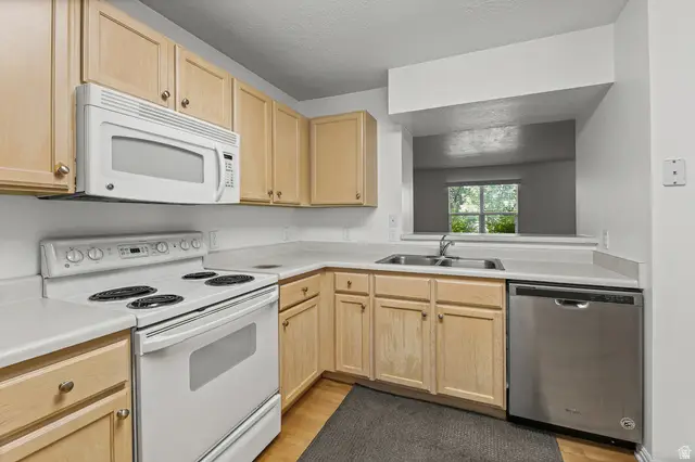 1199 Dun Robin Ct, Salt Lake City, UT 84123 - #2