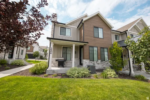 1404 E Rustic Wood Ct, Sandy, UT 84092 - #1