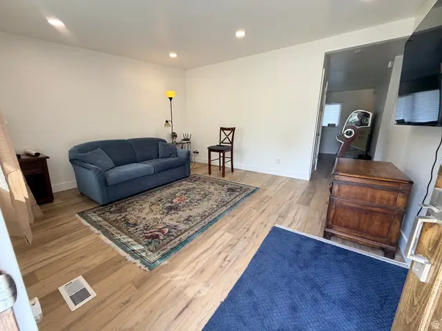 4682 S Greenvalley Dr, Millcreek, UT 84107 - #3