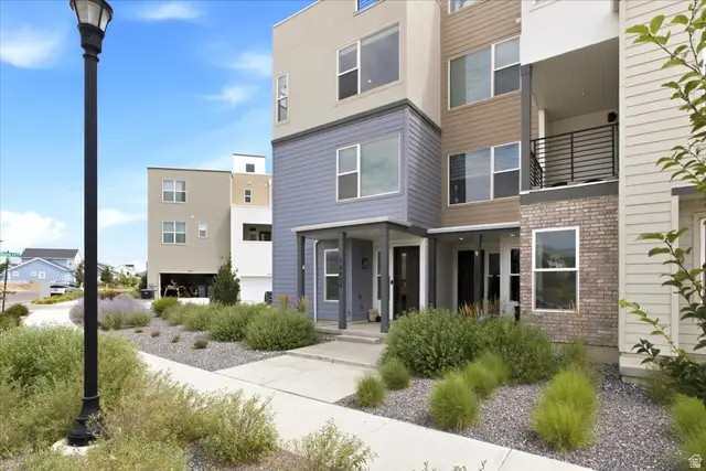 10629 S Stavanger Dr, South Jordan, UT 84009 - #3