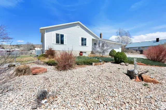 154 W Main St, Bicknell, UT 84715 - #3