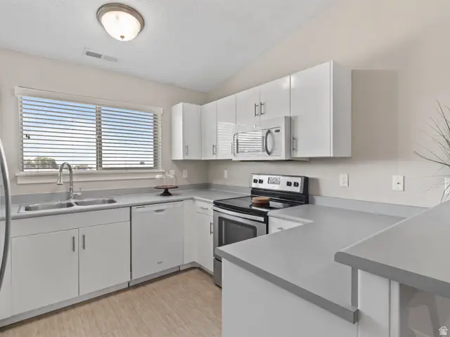 1079 W 965 N #403, Orem, UT 84057 - #3