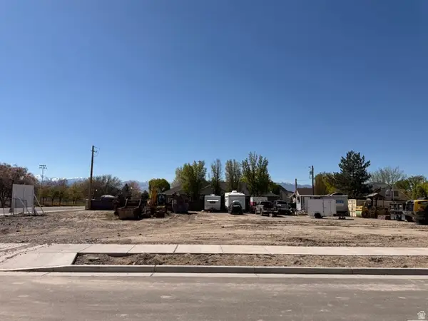 10972 S Brand Ln E #1, Sandy, UT 84070