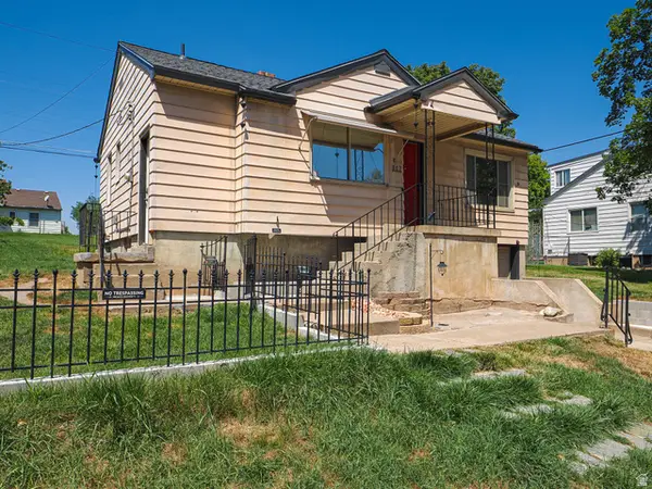 117 E Country Club Dr S, South Ogden, UT 84405