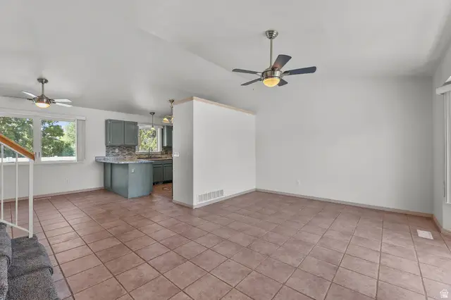 918 W 4150 S, Riverdale, UT 84405 - #3