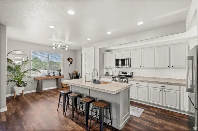 178 E Copper Cir, Harrisville, UT 84404 - #2