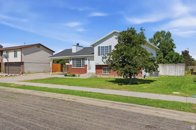 3799 Foxglen Dr, Roy, UT 84067 - #2