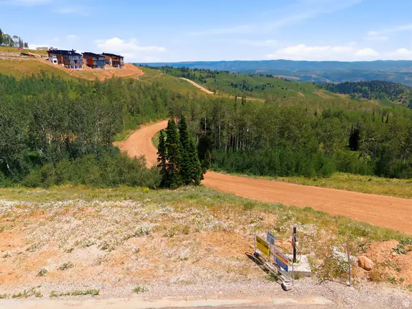 5747 N Daybreak Dr #8, Eden, UT 84310