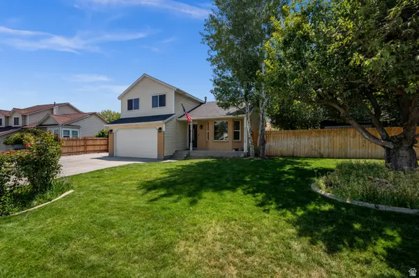 3947 W Donalbain St, South Jordan, UT 84009