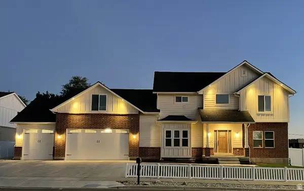 410 E Pages Ln, Centerville, UT 84014