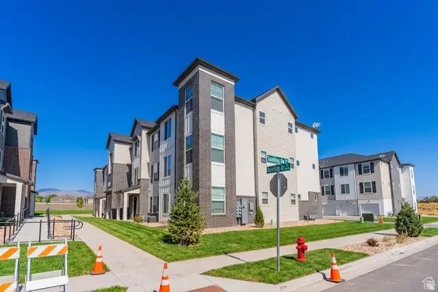 4715 W Dearing Ln #LL203, Riverton, UT 84096 - #2